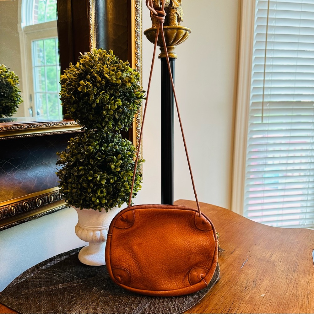 LEATHER STONE MOUNTAIN CROSSBODY BAG GREAT COND LIGHT WEIGHT EVERYDAY PURSE